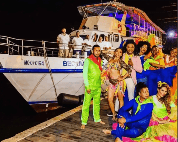 cena romantica recorrido por la bahia en bequia