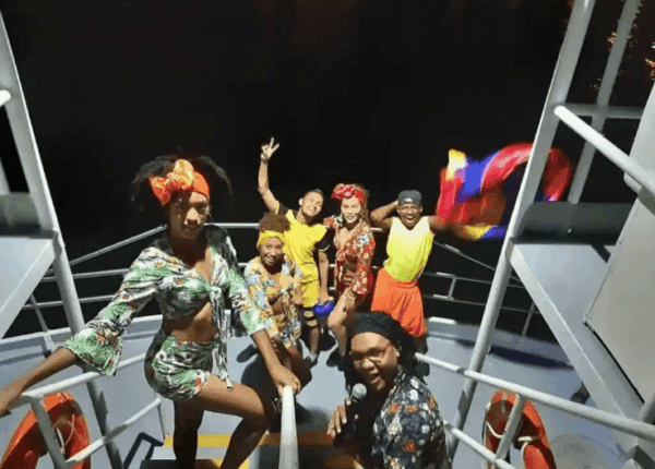 noche blanca cena en barco bequia en cartagena de indias