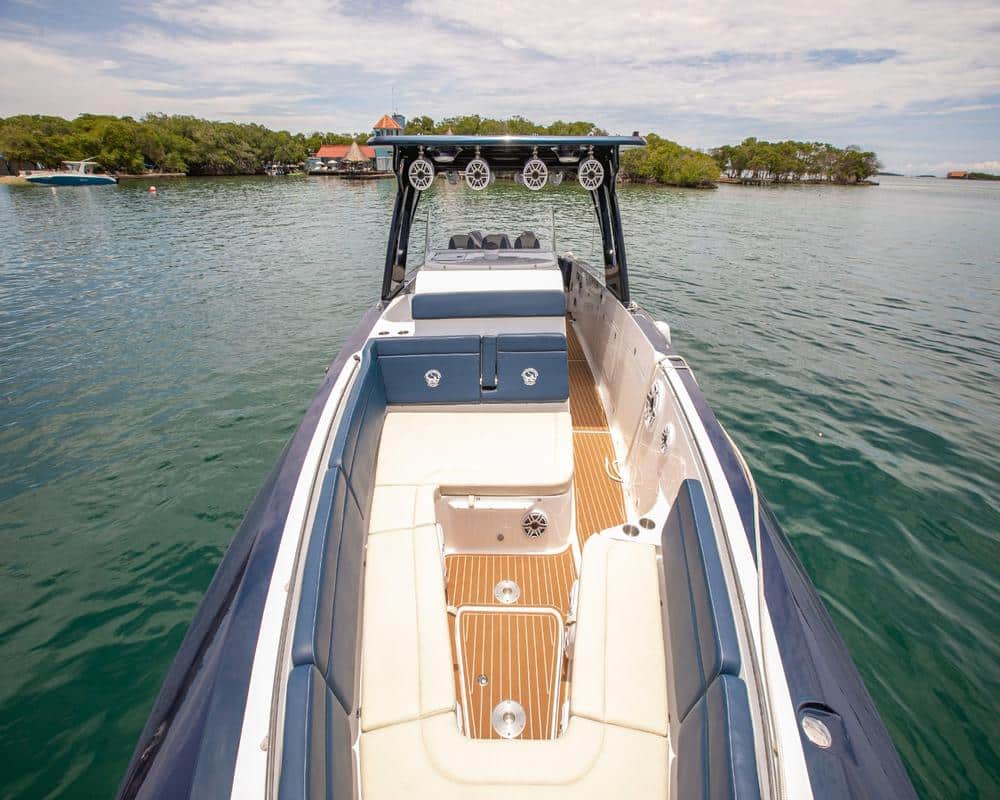 Lancha Ruby Sky - Image 4