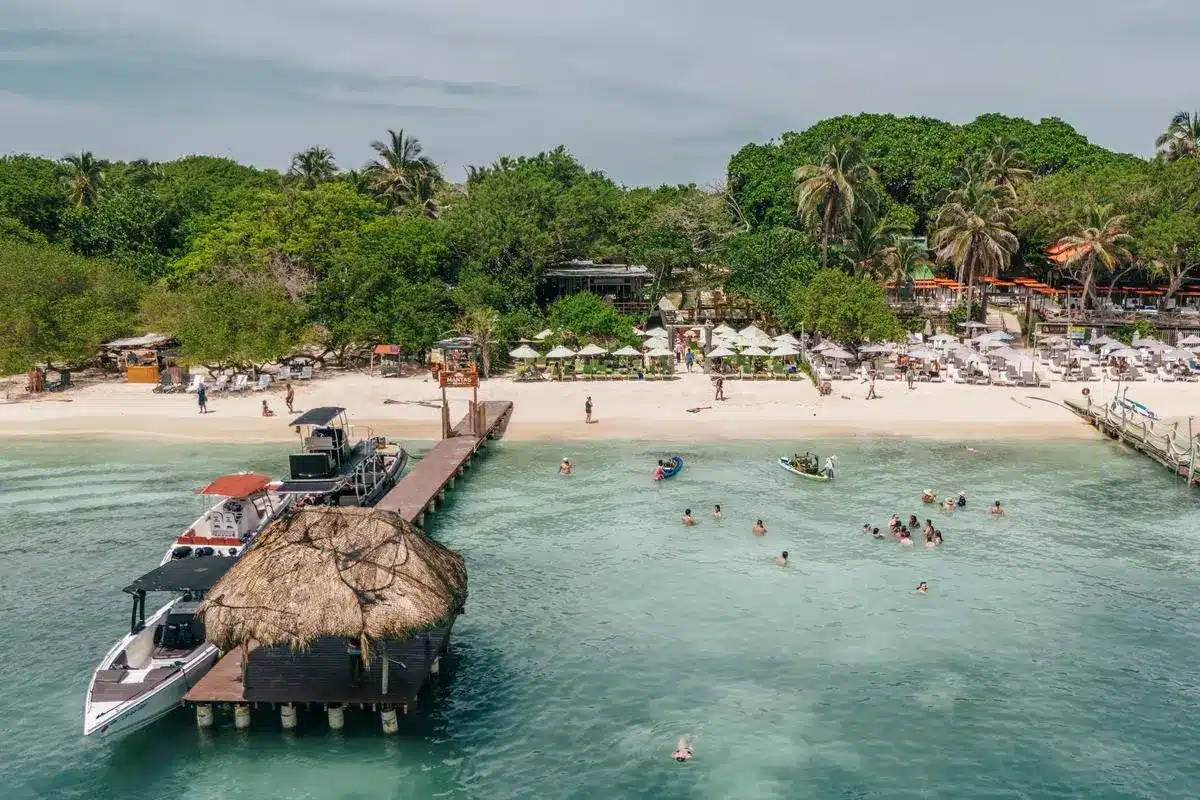 Muelle privado de Mantas Beach para llegada y salida de lanchas