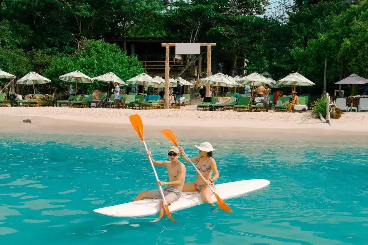 Mantas Beach Club - Image 9